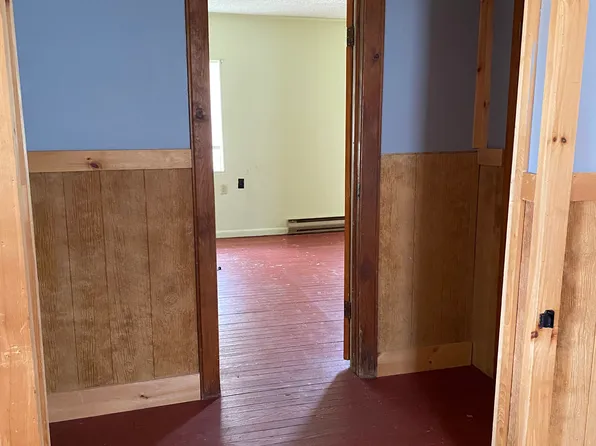 1681 Big Spring Dr APT 2, Elliston, VA 24087