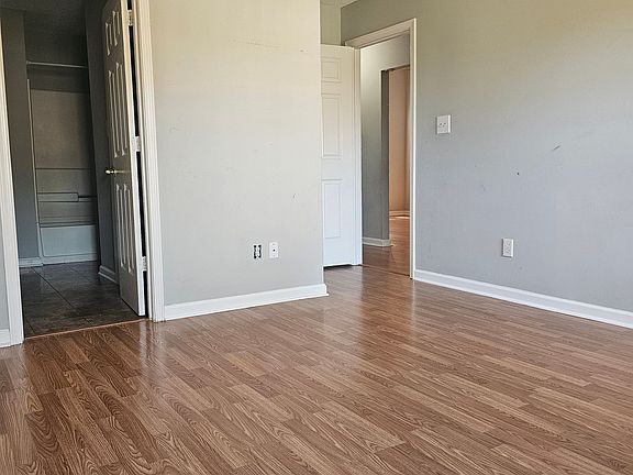 3rd image of 7115 Hampton Dr