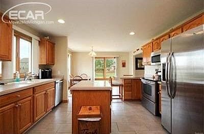 5th image of 10054 N Hunt Ct