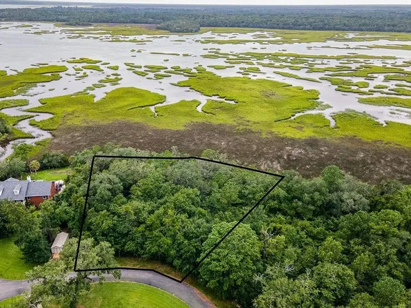 207 Sandpiper Rd, Brunswick, GA 31523