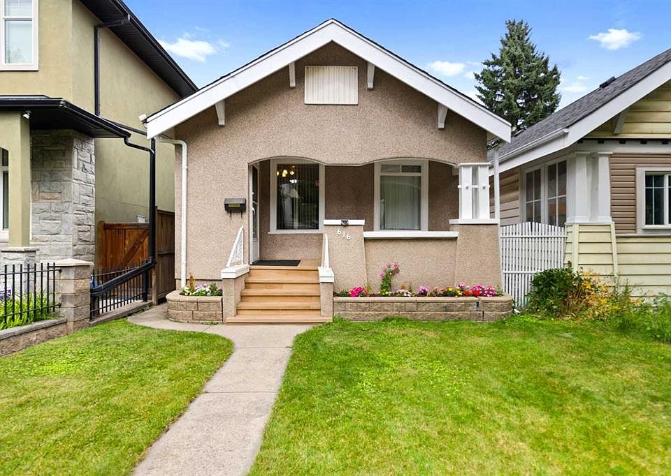 1st image of 616 S 17th Ave NW