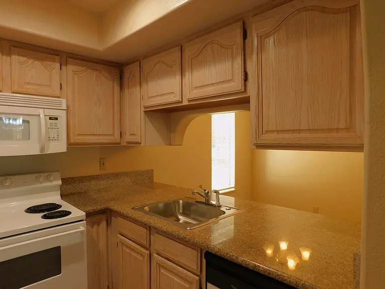 601 Cabrillo Cir #429 — Photo 6
