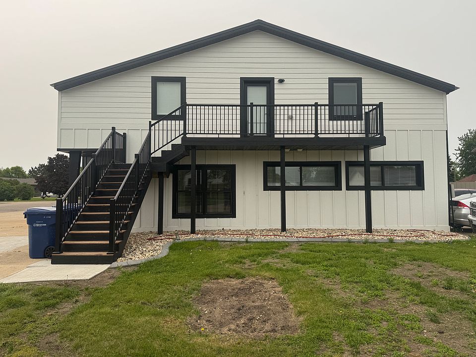 1st image of 802 W Kemp Ave #1