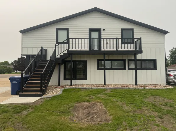 802 W Kemp Ave #1, Watertown, SD 57201