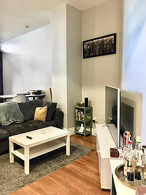 Rented by City Vista Inc | media 52