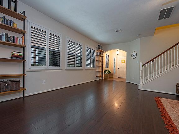 5th image of 13039 Iris Garden Ln