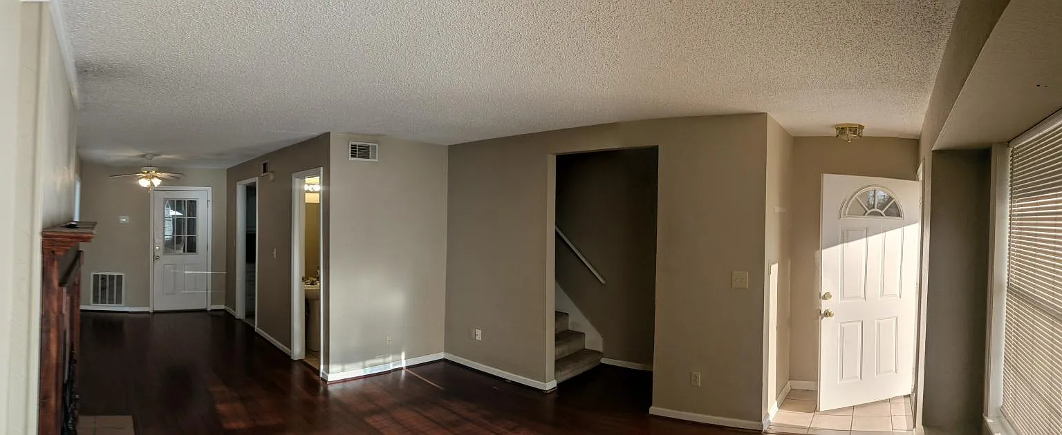 2 bed, 1.5 bath, 1142 sqft, $1,200 — Photo 2