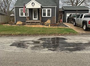 761 S Lakeview Dr, Lowell, IN 46356