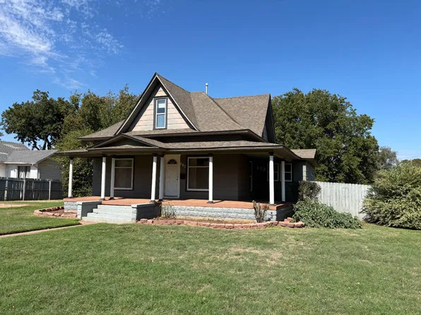 802 Locust St, Alva, OK 73717