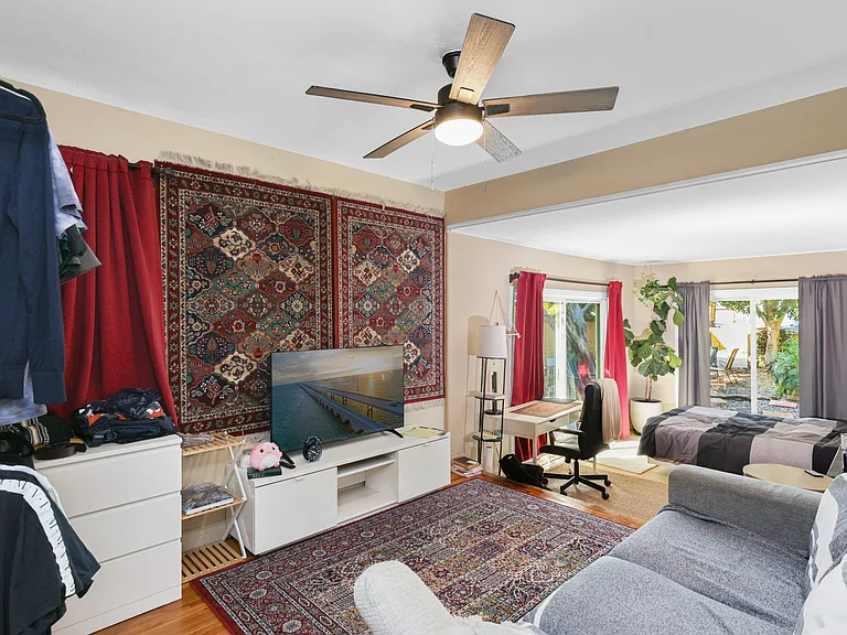 304 S Greengrove Dr — Photo 13