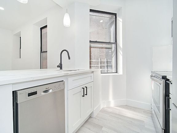 3rd image of 120 E 116th St APT 2R