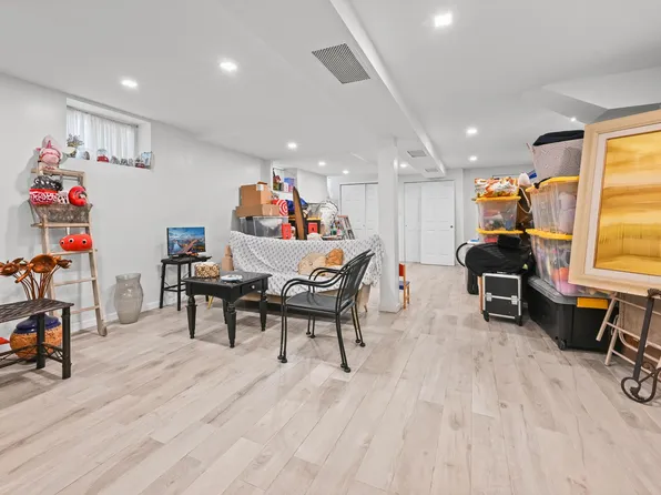 2154 60th Street image 24 of 29