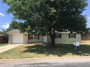 803 W E Ave, Cache, OK 73527