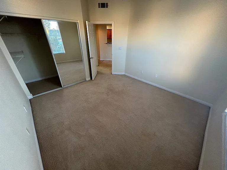 4400 S Jones Blvd #2052 — Photo 13