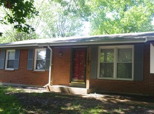 1563 Hudson Rd, Saint Louis, MO 63136