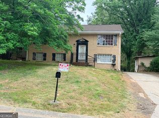 883 Brian Ln, Forest Park, GA 30297