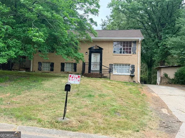 883 Brian Ln, Forest Park, GA 30297