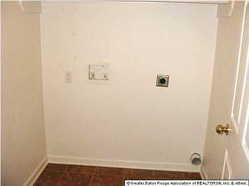 3rd image of 23871 Sandlewood Ct