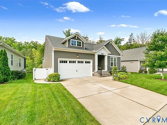 2nd image of 16819 Laurel Park Dr