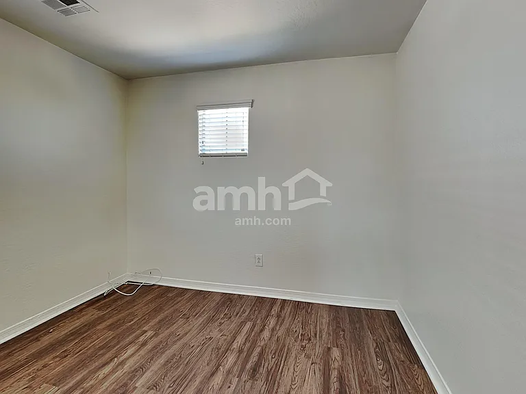 17403 W Langer Ln — Photo 15