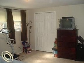 4th image of 41328 Windsor Ct