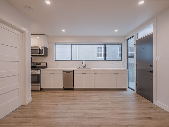 4th image of 315 S Hamel Rd APT 1