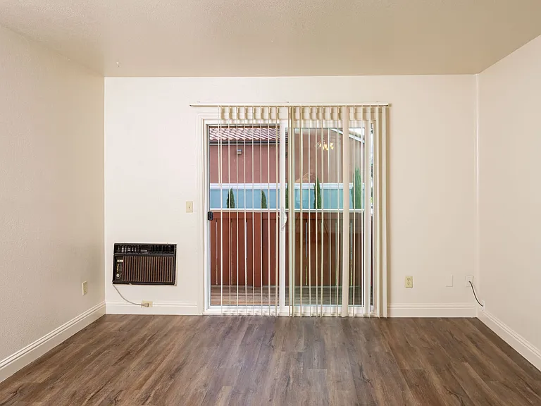 Peppertree Apartments — Photo 43