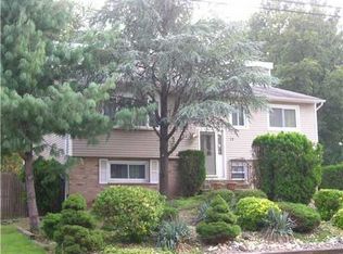 12 Desser Pl, Edison, NJ 08817