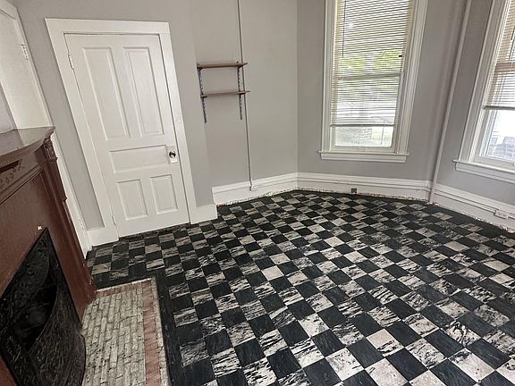 5th image of 503 W Green St #11086519