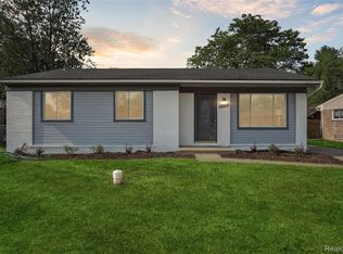 10124 Hamilton St, Van Buren Township, MI 48111