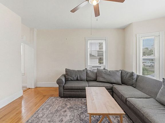 5th image of 659 Washington St