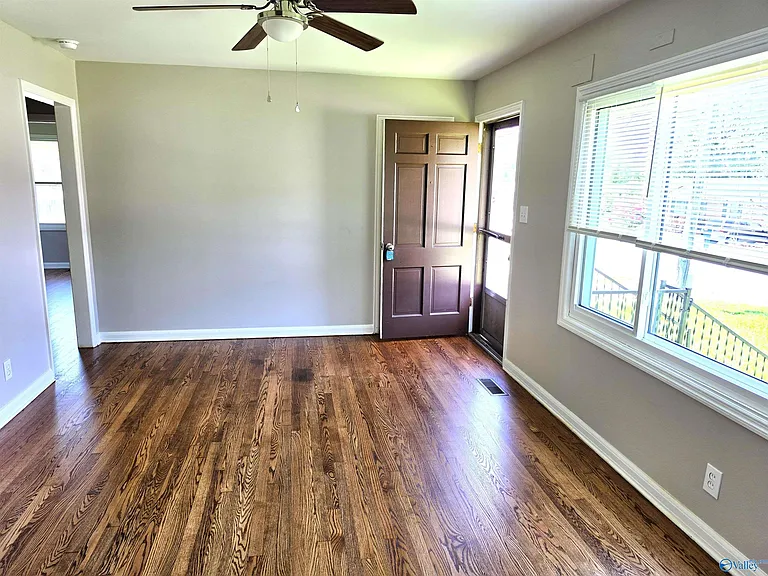 507 Redbud Dr NW — Photo 9