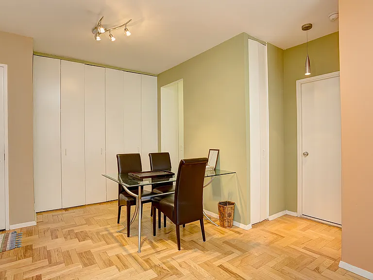 62 W 62nd St #10F — Photo 3