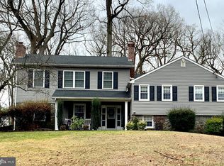 10 Castle Rock Dr, Havertown, PA 19083