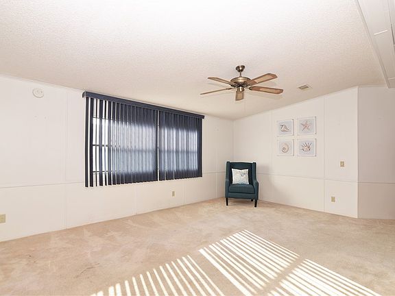 3rd image of 919 Dogwood Dr