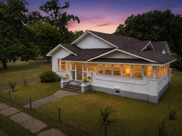 108 Blount St, Water Valley, MS 38965