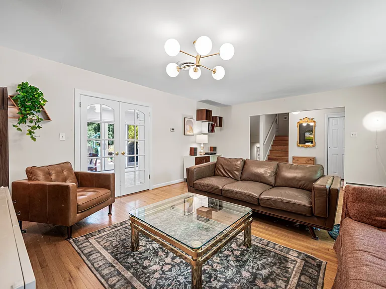 416 Yorkshire Rd — Photo 14