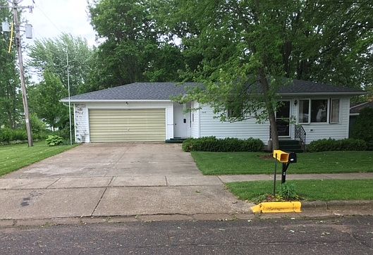 1st image of 220 W 1st Ave