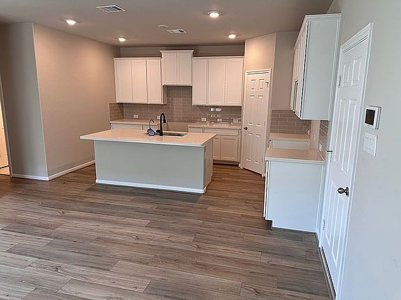 3rd image of 2306 Sweet Bay Dr