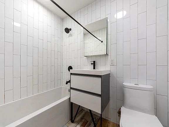 2nd image of 781 Lexington Ave #3