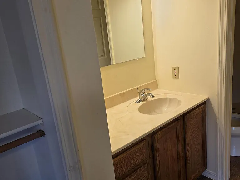 801 S Greenwood Dr — Photo 7