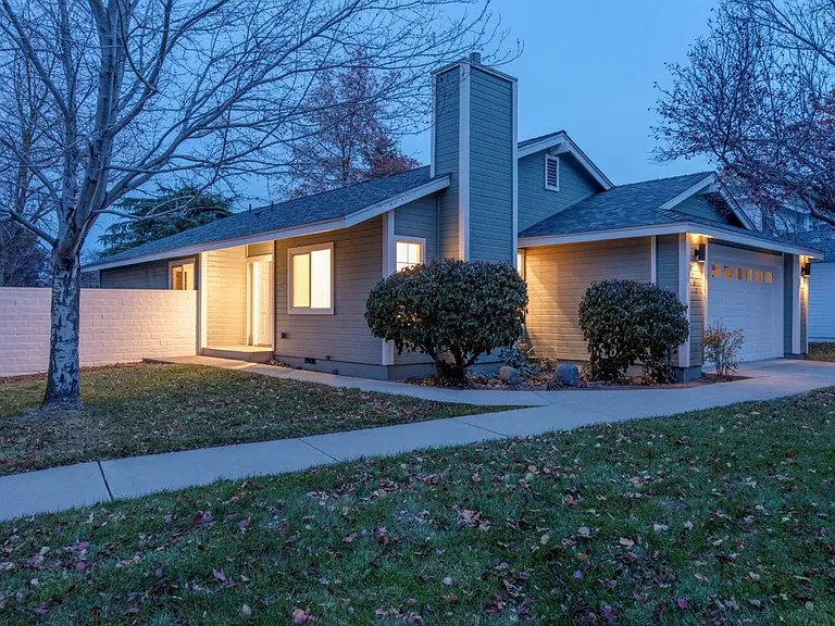 7562 Wheeldale Cir — Photo 34