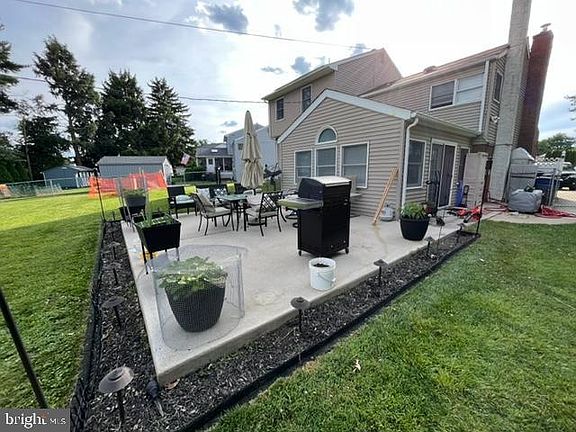 4th image of 541 Clarissa Ln