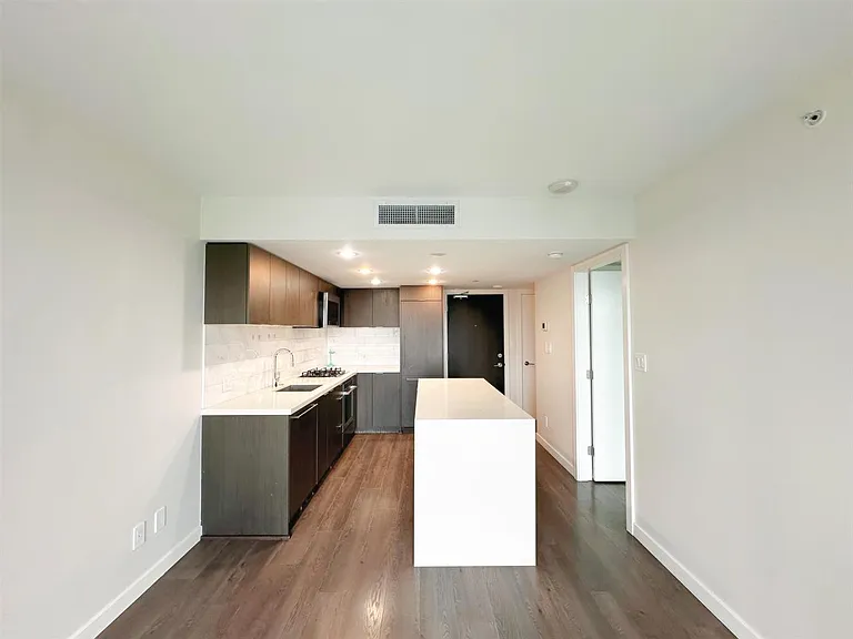 8189 Cambie St #19XX — Photo 6