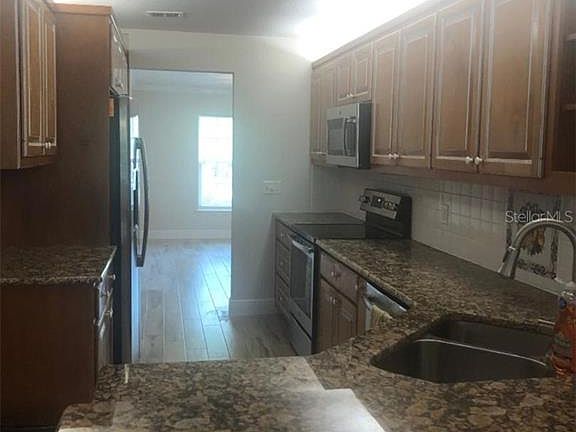 3rd image of 101 Stonebrook Ct