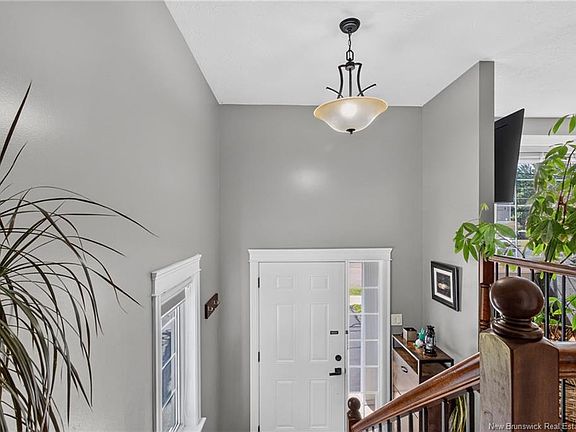 3rd image of 100 Belle Foret St