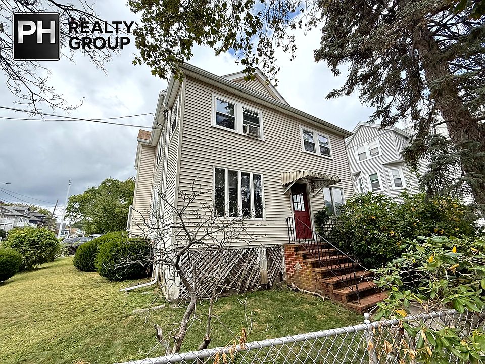 1st image of 15 Putnam St