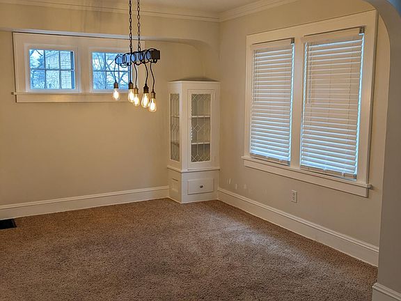 4th image of 185 Gibson St #185