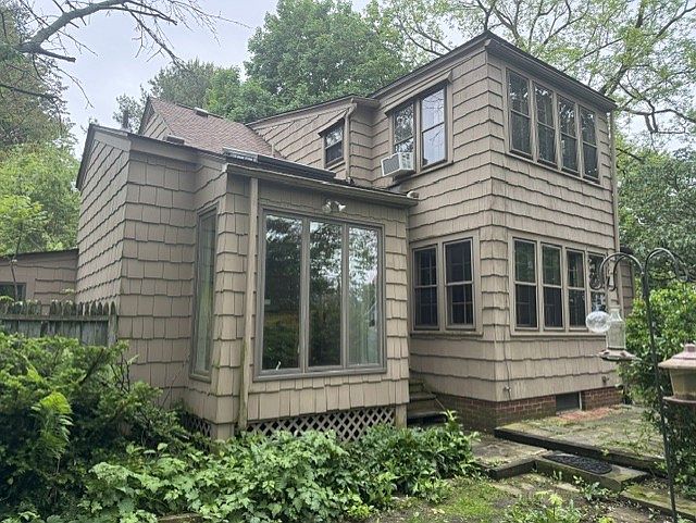 2nd image of 538 Vine St