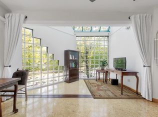 2217 Oak St, Vancouver, BC V6H 3W6